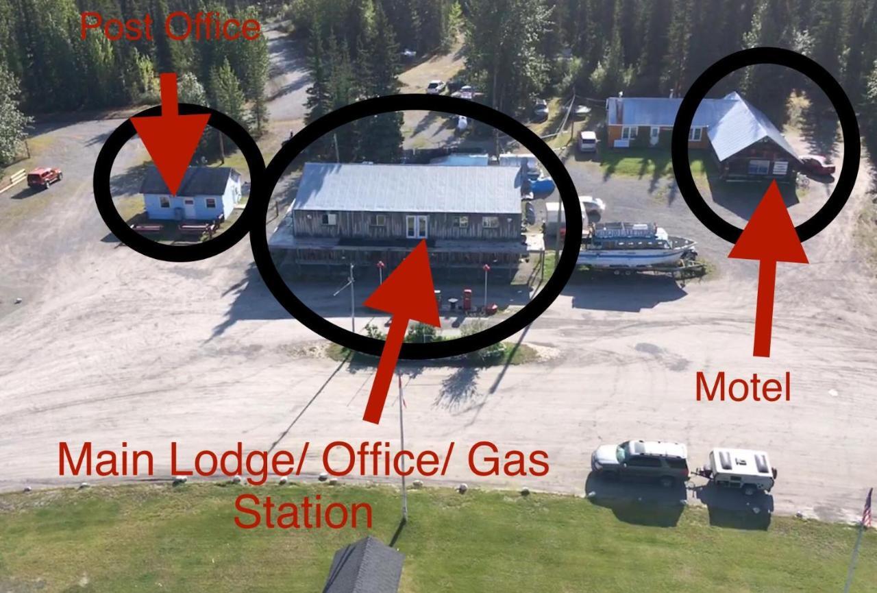 Double G Service Muncho Lake Exteriér fotografie